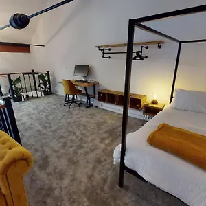  Apartment Hu1 Boutique City Apartment- Sleeps 6 United Kingdom