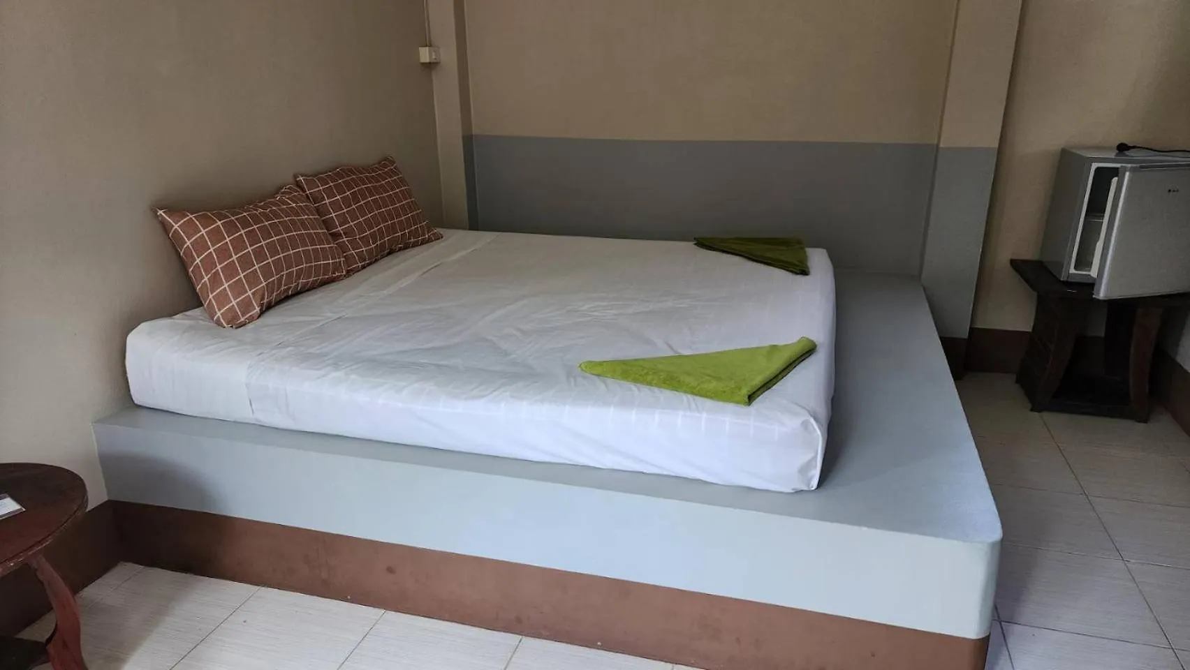 Apartment Sarin Guesthouse สาริน Koh Tao
