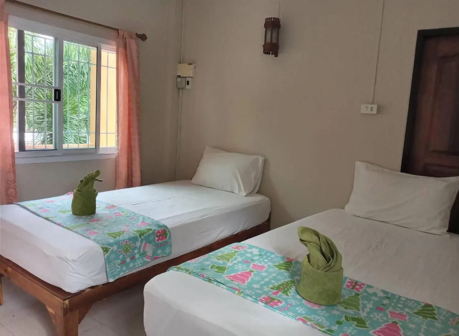Apartment Sarin Guesthouse สาริน Koh Tao Thailand